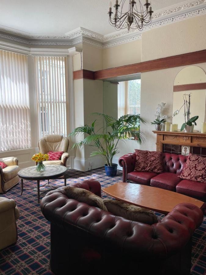 Guest house Carlton House 2*